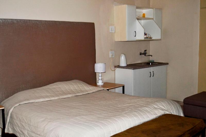 Ya Rena Guesthouse image