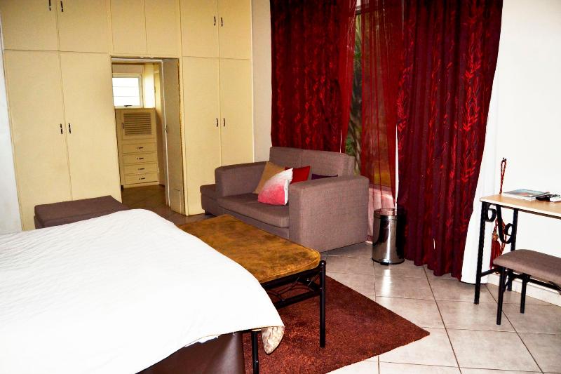 Ya Rena Guesthouse image