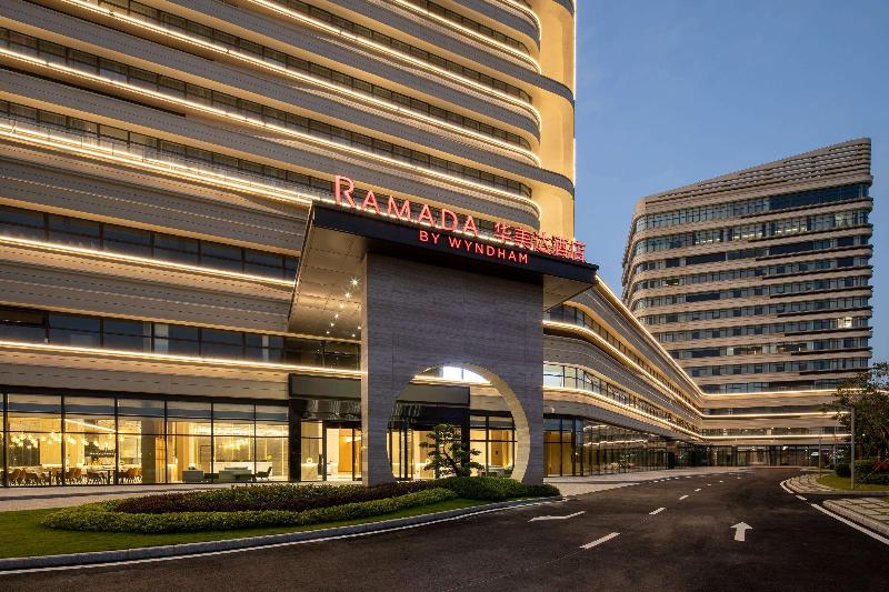Ramada By Wyndham Maoming Dianbai image