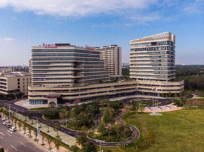 Ramada By Wyndham Maoming Dianbai image
