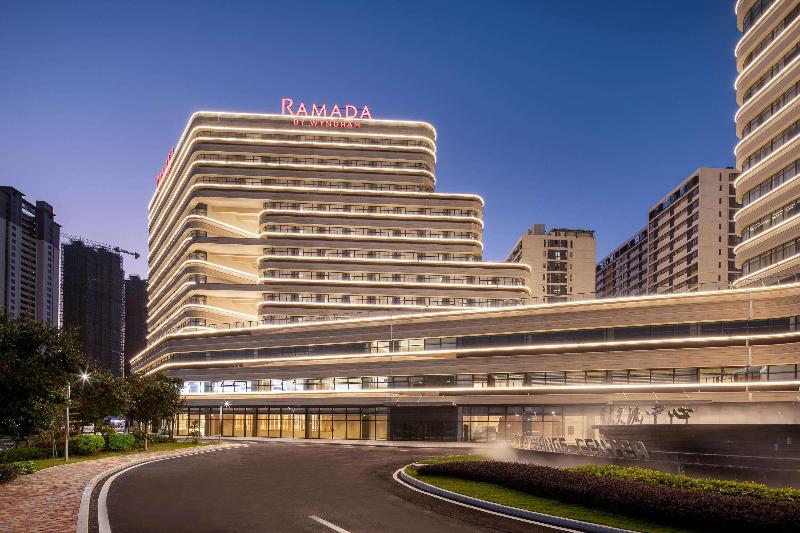 Ramada By Wyndham Maoming Dianbai image