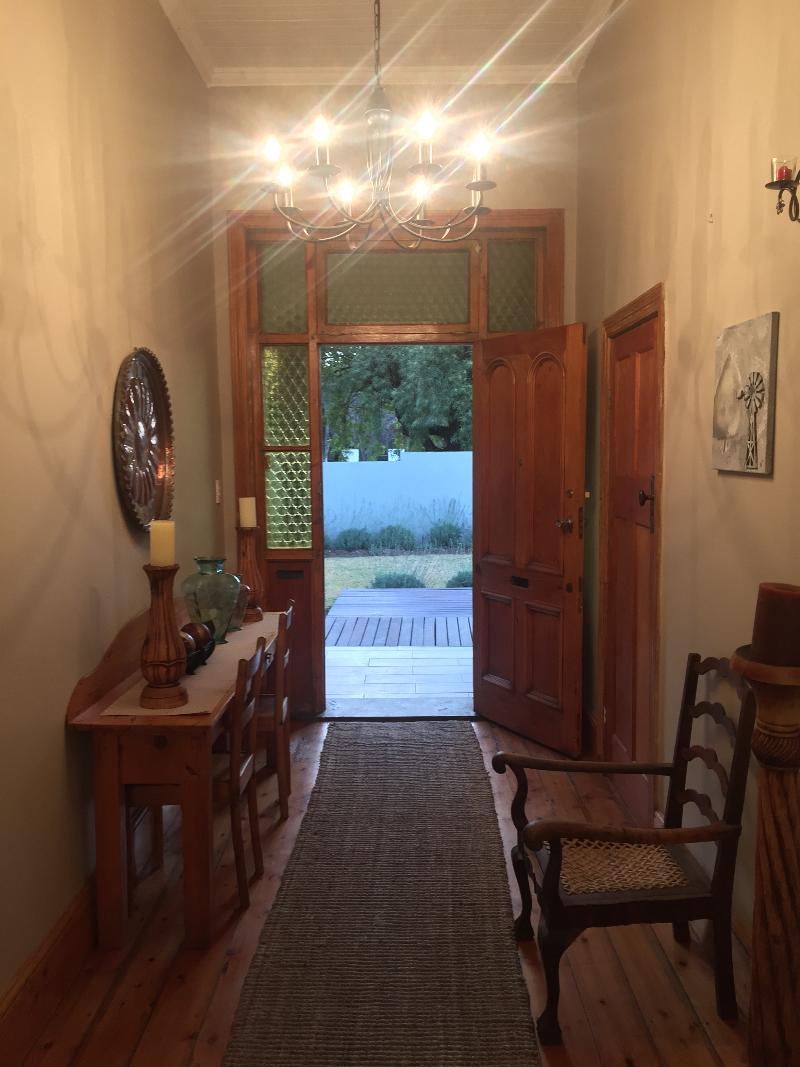 Tranquil House @ 851 College Avenue — photo 2