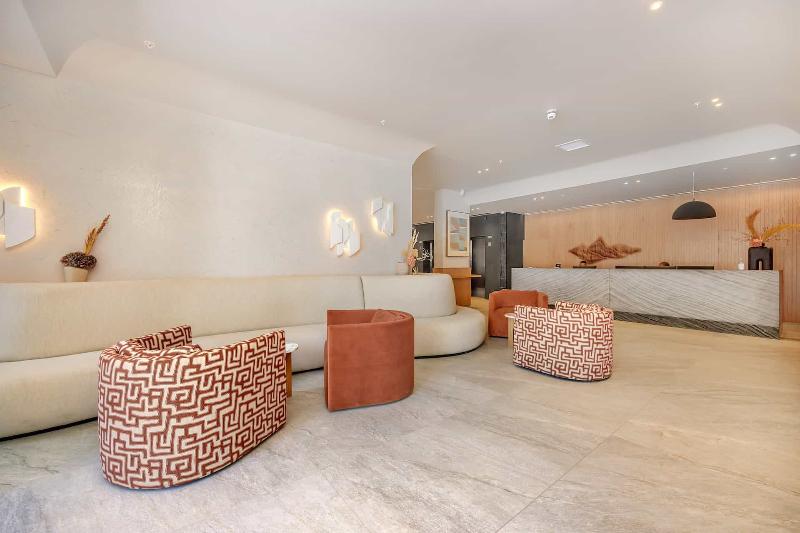 Newlands Peak Aparthotel image