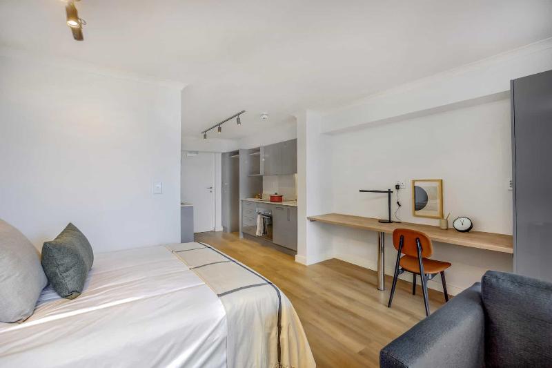Newlands Peak Aparthotel image