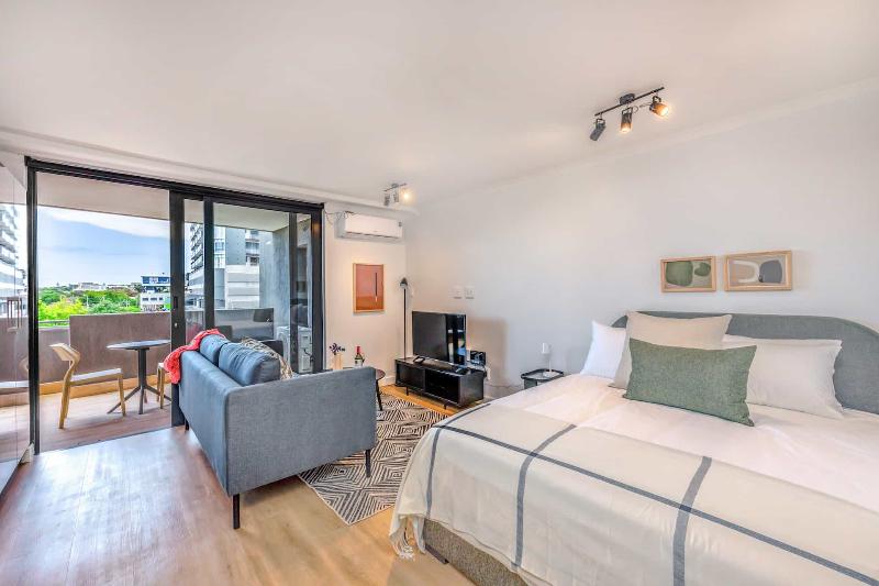Newlands Peak Aparthotel image