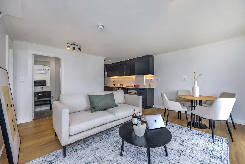 Newlands Peak Aparthotel image