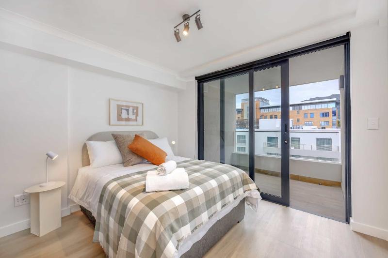 Newlands Peak Aparthotel image