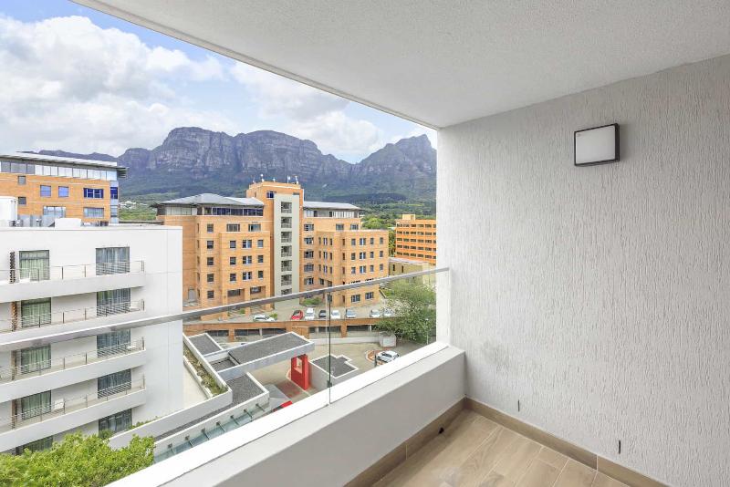 Newlands Peak Aparthotel image