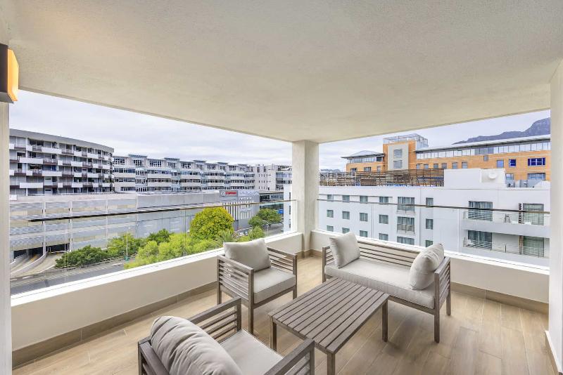 Newlands Peak Aparthotel image