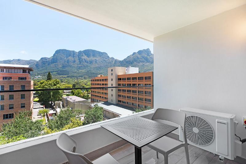Newlands Peak Aparthotel image
