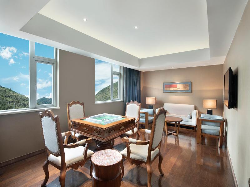 Crowne Plaza YADING image 6