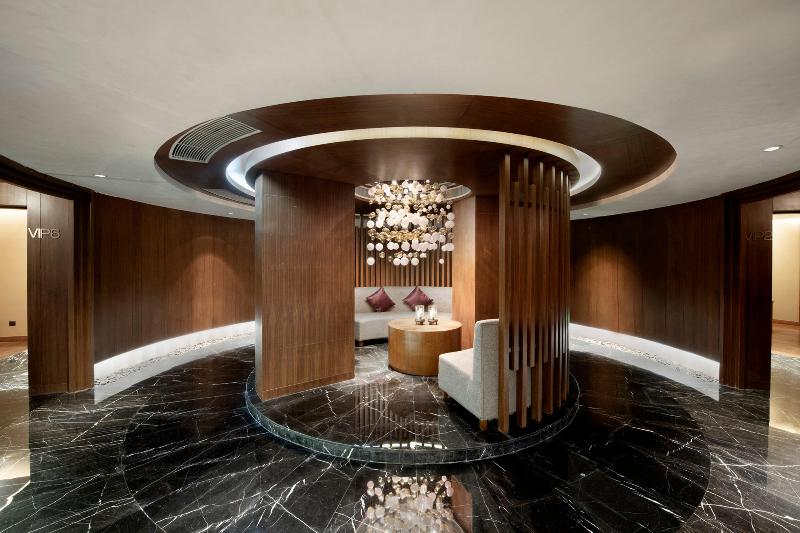 Crowne Plaza YADING image