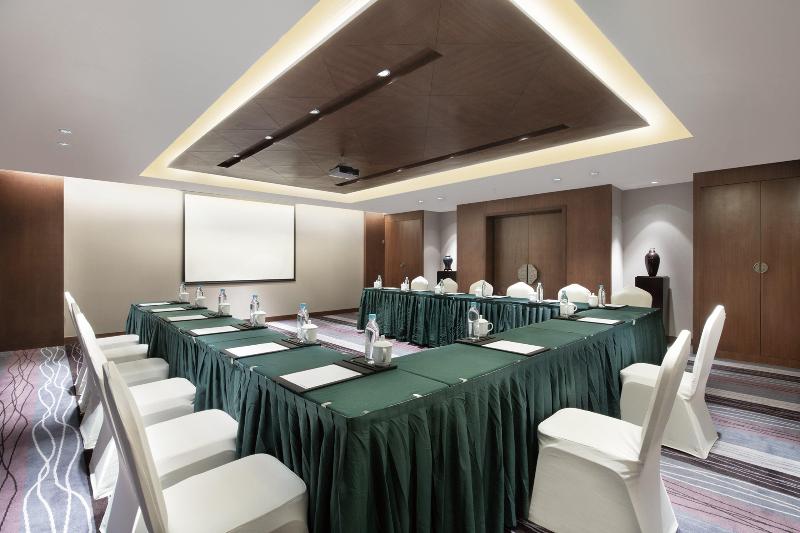 Crowne Plaza YADING image