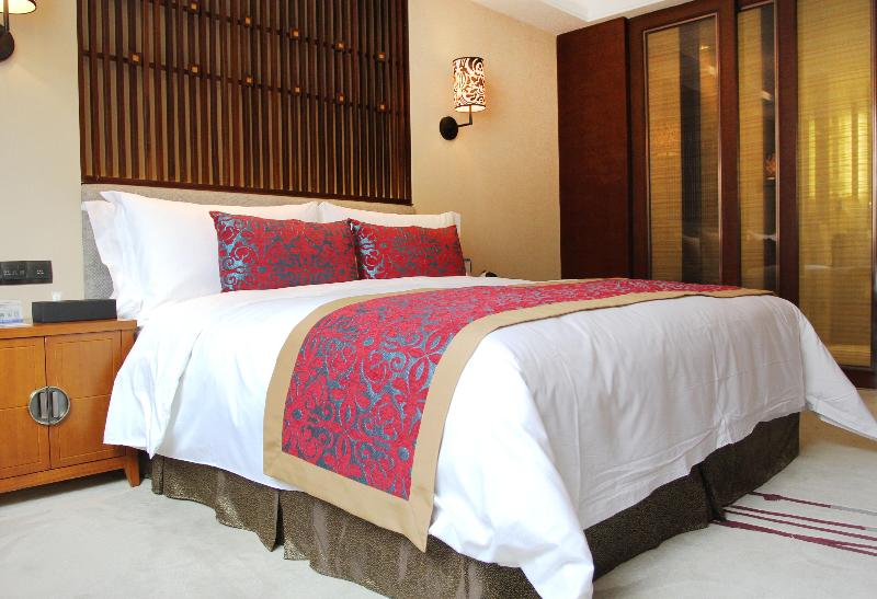 Crowne Plaza YADING image