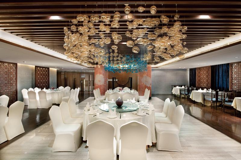 Crowne Plaza YADING image