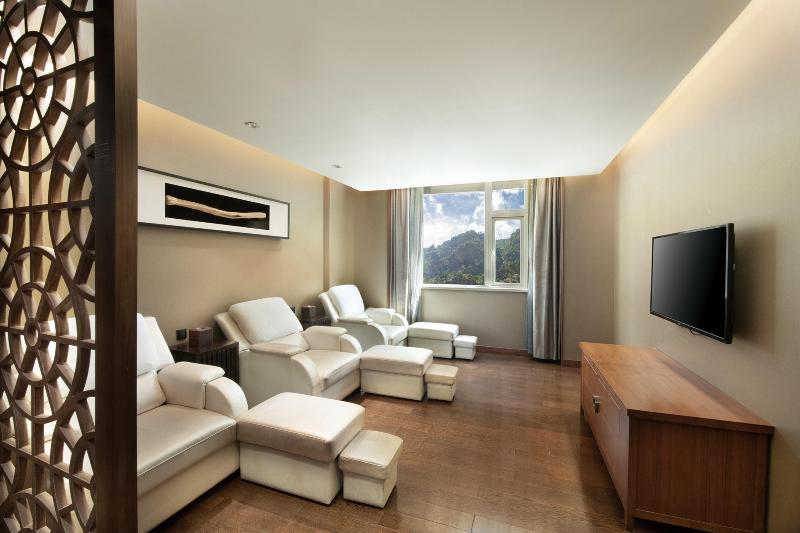 Crowne Plaza YADING image