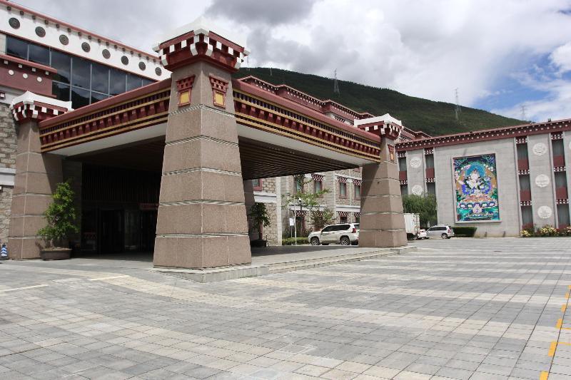 Crowne Plaza YADING image
