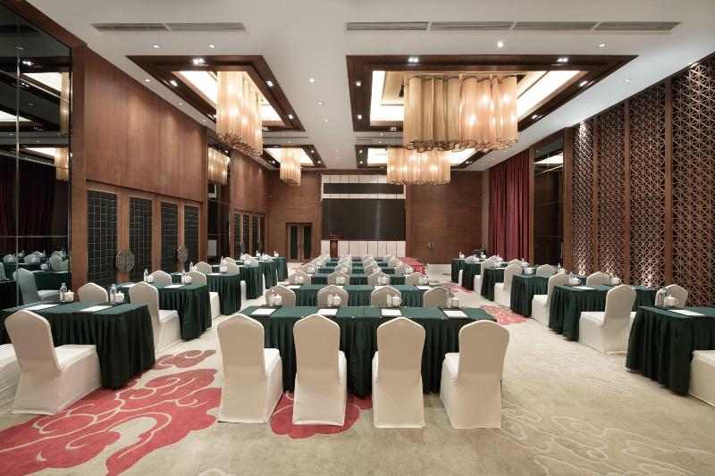 Crowne Plaza YADING image