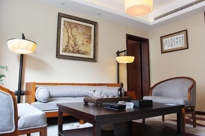 Crowne Plaza YADING image