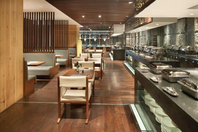 Crowne Plaza YADING image
