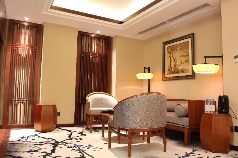 Crowne Plaza YADING image