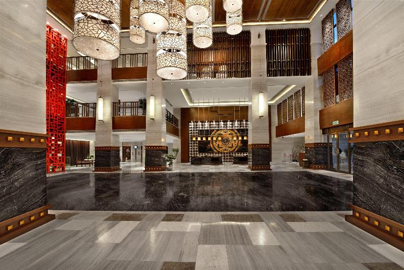 Crowne Plaza YADING image