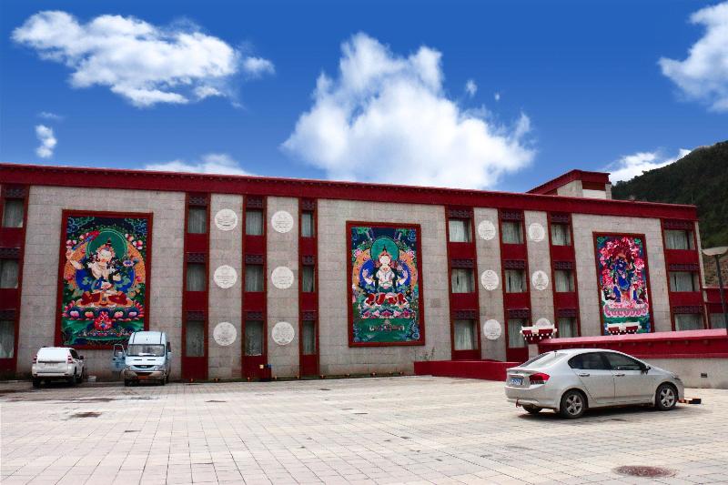 Crowne Plaza YADING image
