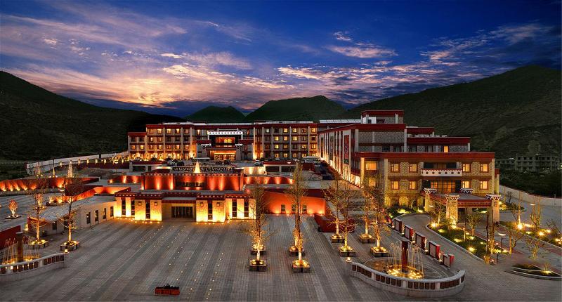 Crowne Plaza YADING image