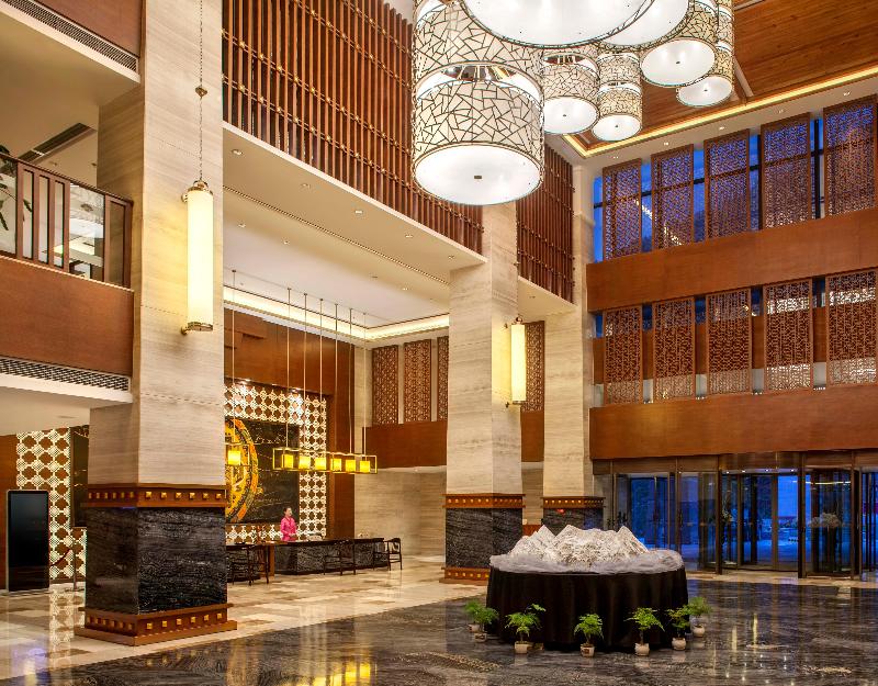 Crowne Plaza YADING image