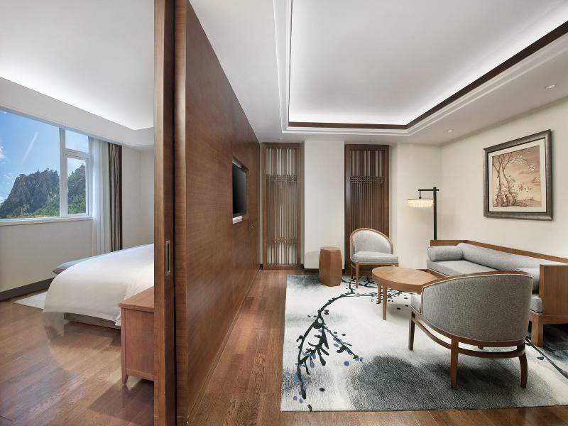 Crowne Plaza YADING image