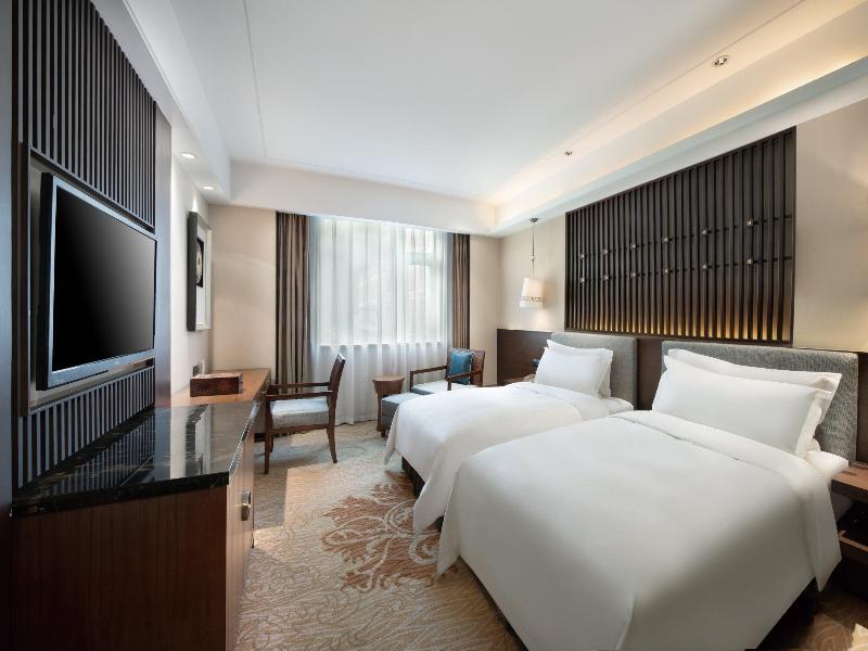 Crowne Plaza YADING image