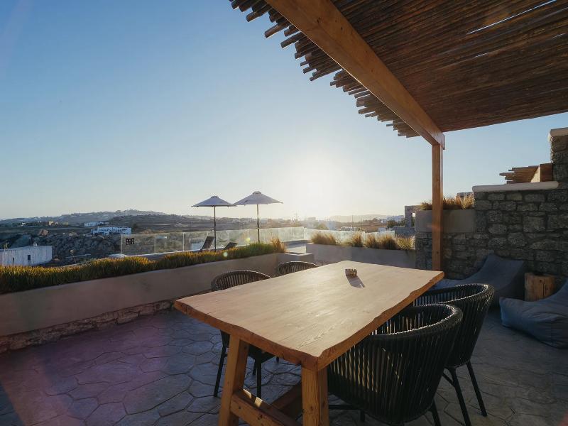 Evi Suites & Villas image