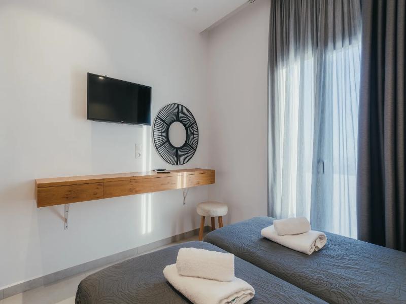 Evi Suites & Villas