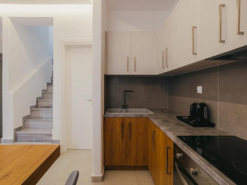 Evi Suites & Villas image