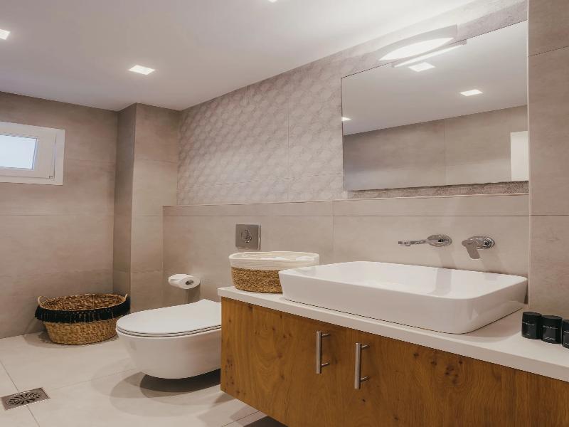 Evi Suites & Villas image