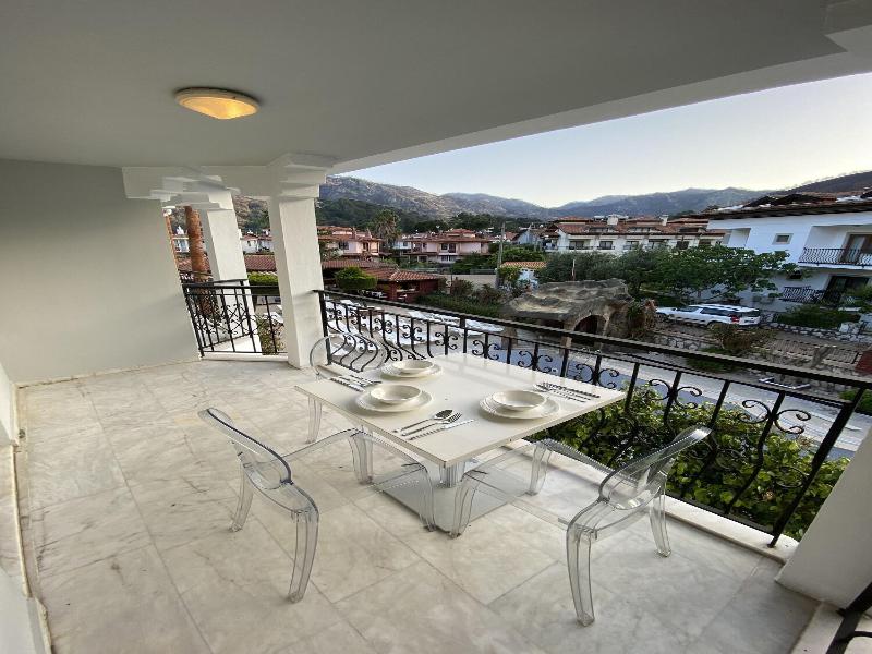 Sardunya Apartments image
