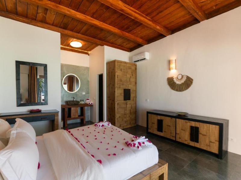 Salt & Coral Hotel and Restaurant image