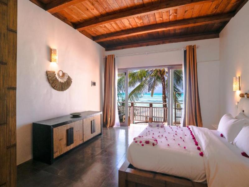 Salt & Coral Hotel and Restaurant image