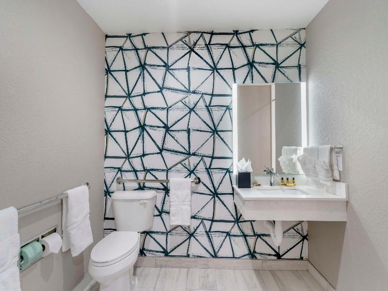 Best Western Plus Winter Haven Inn & Suites  image
