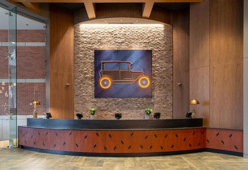 Lobby & Reception