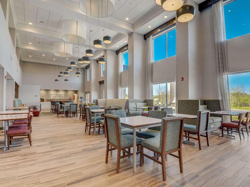 Hampton Inn And Suites Williamstown Ark Encounter image