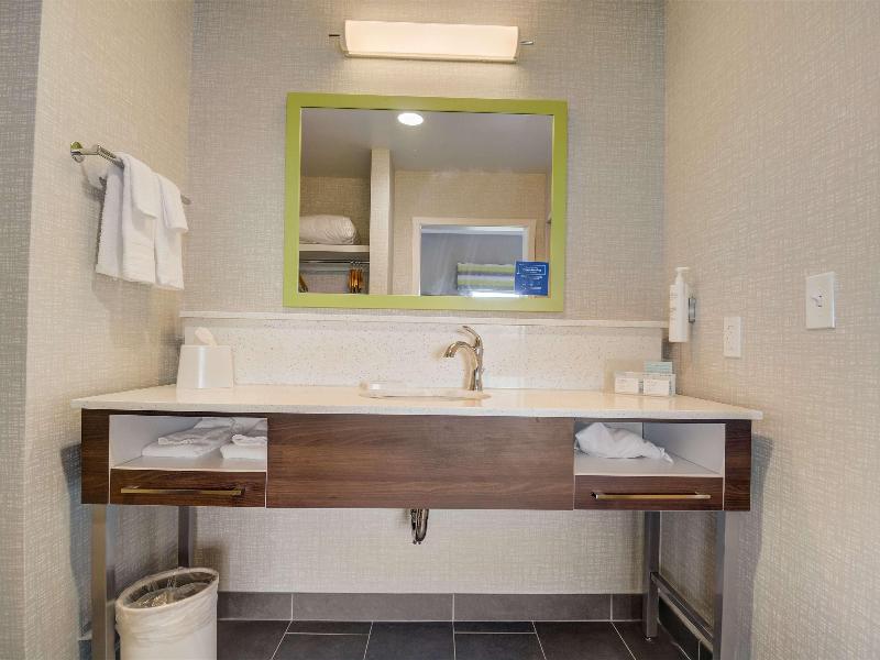 Hampton Inn And Suites Williamstown Ark Encounter image