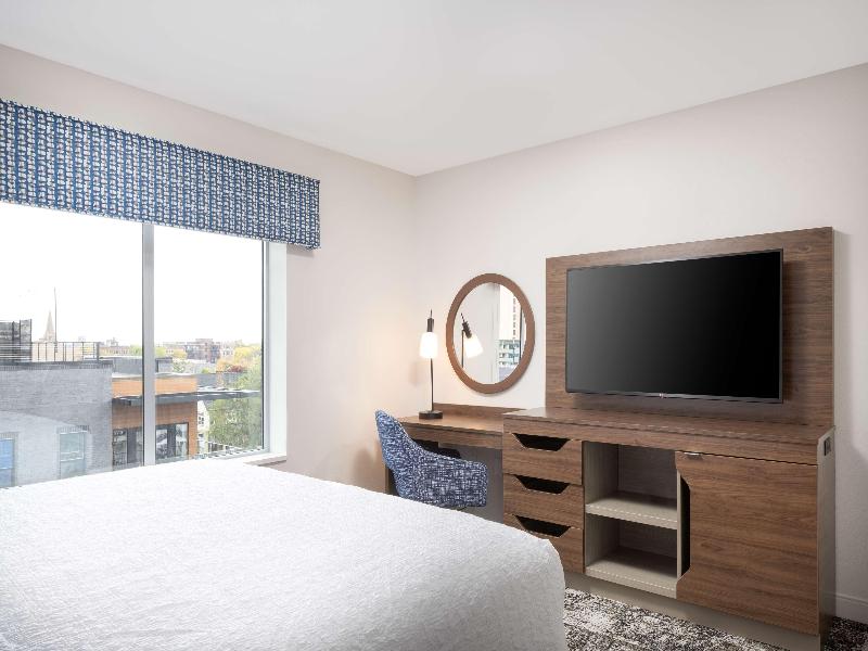 Hampton Inn & Suites By Hilton Rochester Downtown image