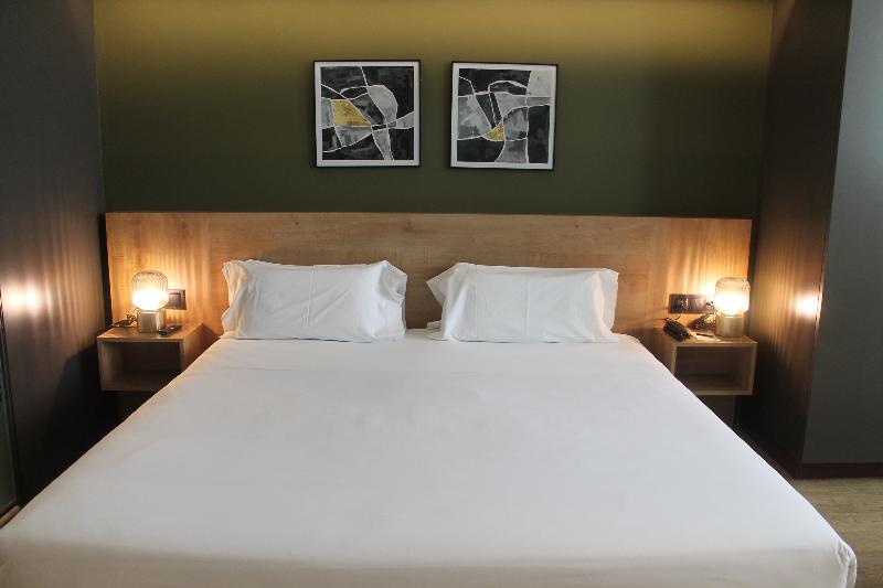 Oca Ribeira Do Porto Apartamentos image