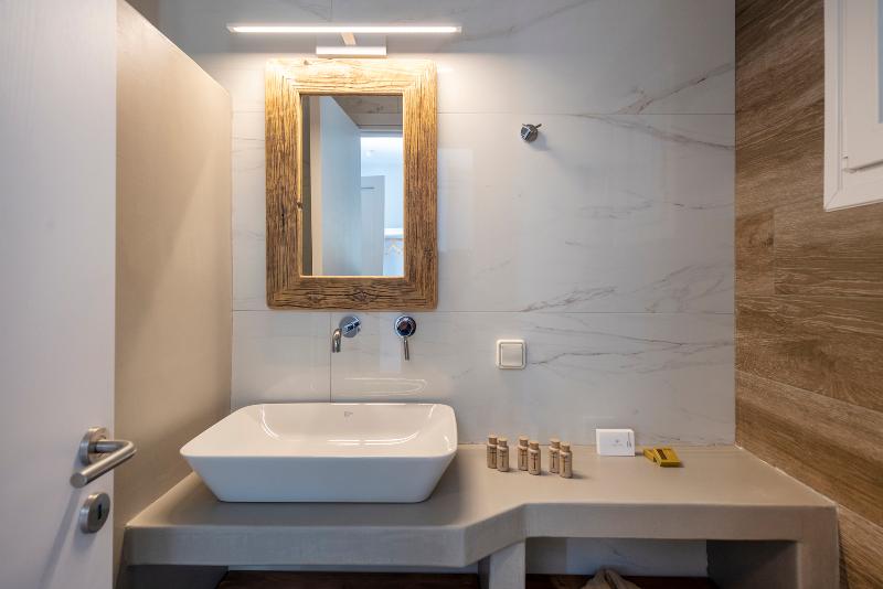Drios Luxury Studios image
