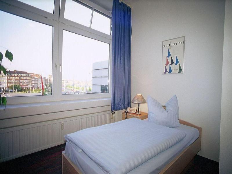 Hotel Am Schwedenkai Kiel image