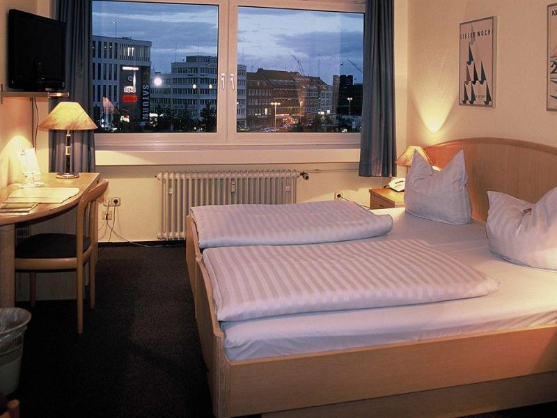 Hotel Am Schwedenkai Kiel image