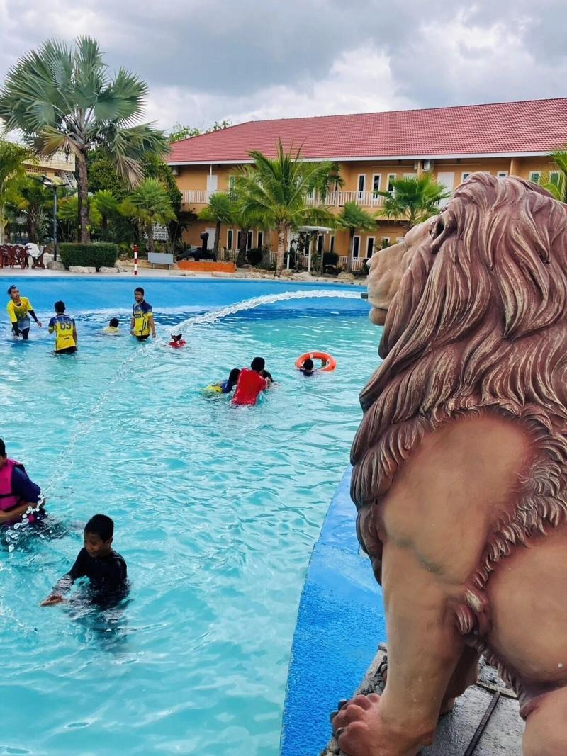 Trang Villa Hotel And Water Park