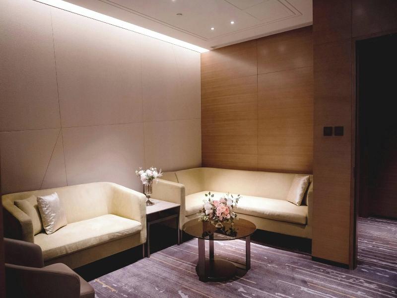 Sheraton Hong Kong Tung Chung Hotel image