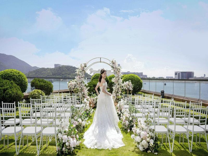 Sheraton Hong Kong Tung Chung Hotel image